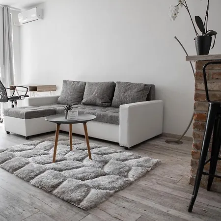 Apartman Varosi *